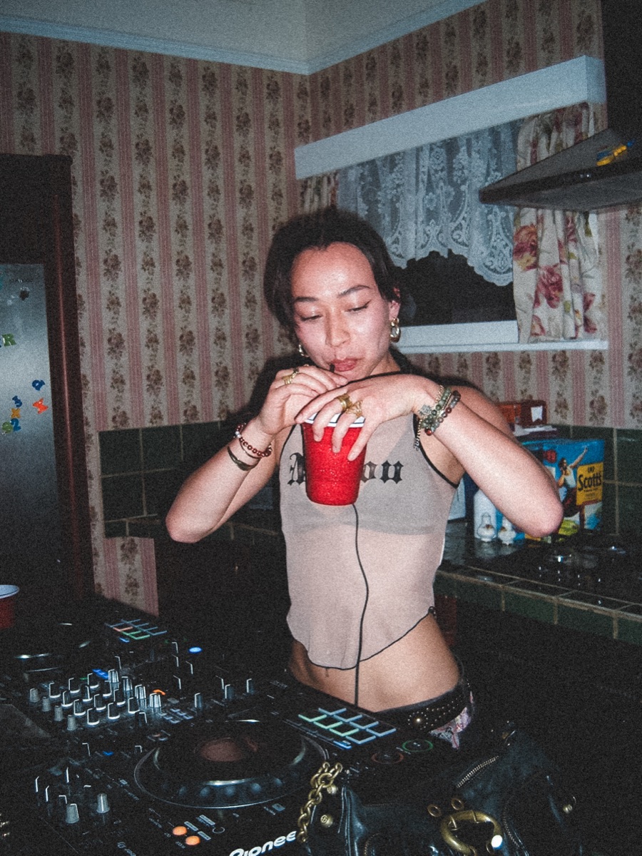 7 Hours of Live DJs