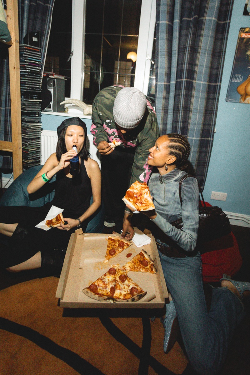 Bottomless NYC Pizza